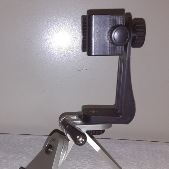 Small Tripod for cell phones & digital cameras - Posh Show Accessory - Picture 3 of 7